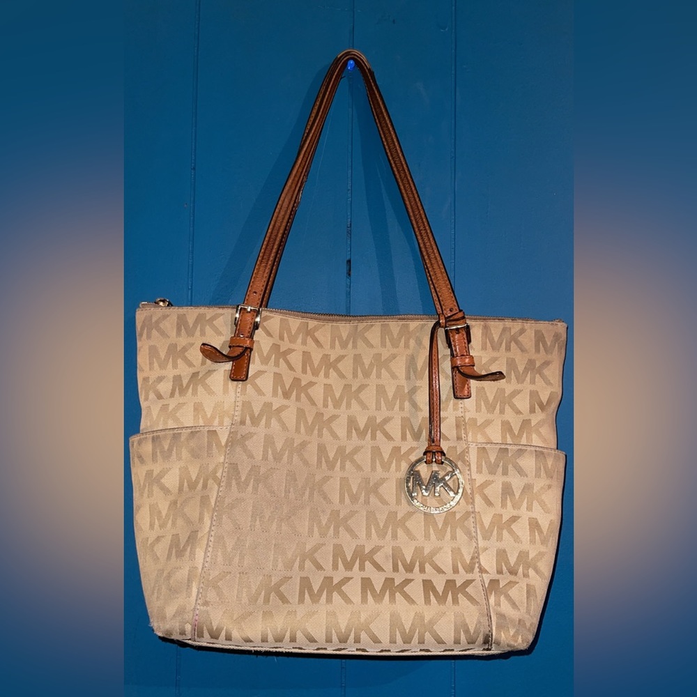 MICHAEL KORS Signature Jet Set Tote